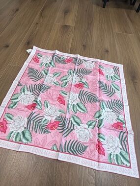 New Gucci Hawaiian Dream Floral Logo Large Silk Scarf size 90x90cm